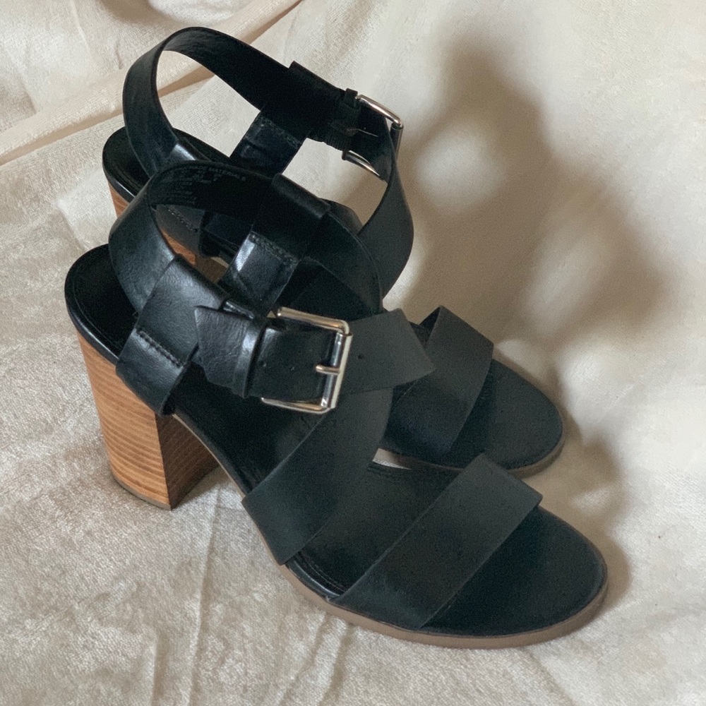 Canyon River Blues Chunky/Block Wood Heels Black